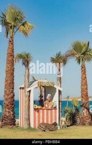 Femme exotique. Tarifa, Costa de la Luz, Cadix, Andalousie, espagne. Banque D'Images