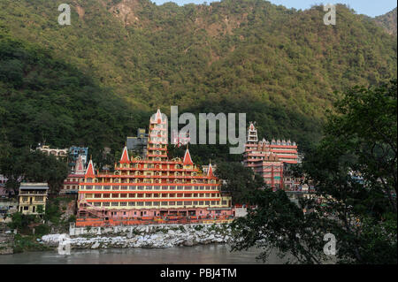 Swarg Ashram sur le Gange, Rishikesh, Inde banques Banque D'Images