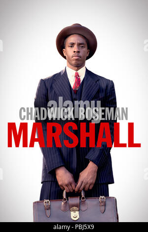 DATE DE SORTIE : Octobre 13, 2017 Title : Marshall STUDIO : Route ouverte Directeur : Reginald Hudlin Films Résumé : Sur un jeune Thurgood Marshall, le premier Afro-américain à la Cour suprême, comme il l'batailles à travers l'un de sa carrière-cas déterminants. Avec : CHADWICK BOSEMAN comme Thurgood Marshall. (Crédit Image : © Open Road Films/Photos) Banque D'Images