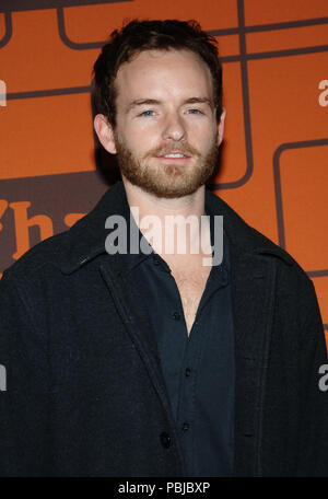 Chris Masterson arrivant à l'que' 70' Show à la partie finale de la Tropicana Hôtel Roosevelt Hotel de Los Angeles.. 6 mai 2006.MastersonChris035 Red Carpet Event, Vertical, USA, Cinéma, Célébrités, photographie, Bestof, Arts, Culture et divertissement, Célébrités Topix fashion / Vertical, Best of, événement dans la vie d'Hollywood, Californie - Tapis rouge et en backstage, USA, Cinéma, Célébrités, cinéma, télévision, Célébrités célébrités musique, photographie, Arts et culture, Bestof, divertissement, Topix headshot, vertical, une personne, à partir de l'an 2006, enquête tsuni@G Banque D'Images