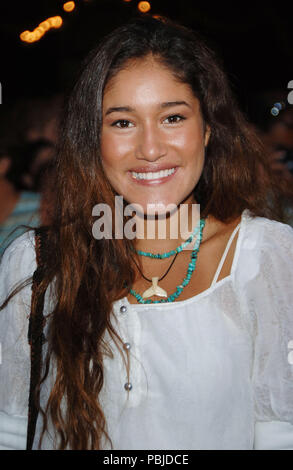 Q'Orianka Kilcher arrivant à la première de Pirates des Caraïbes - Dead Man Chest - à Disneyland à Los Angeles. 24 juin 2006.QOriankaKilcher118 Red Carpet Event, Vertical, USA, Cinéma, Célébrités, photographie, Bestof, Arts, Culture et divertissement, Célébrités Topix fashion / Vertical, Best of, événement dans la vie d'Hollywood, Californie - Tapis rouge et en backstage, USA, Cinéma, Célébrités, cinéma, télévision, Célébrités célébrités musique, photographie, Arts et culture, Bestof, divertissement, Topix headshot, vertical, une personne, à partir de l'an 2006, enquête tsuni@Gam Banque D'Images