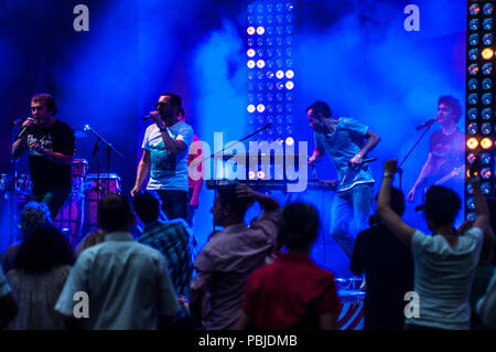 Moscou, Russie - JULE 06, 2012 : Diskoteka Avariya music band effectue au concert. Banque D'Images