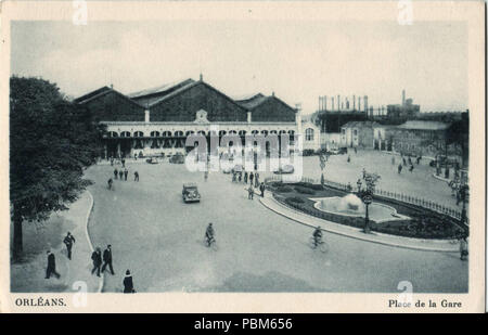 . Français : Carte postale ancienne, sans mention d'éditeur : ORLÉANS - Place de la Gare . 1930 800 INCONNU - Orléans - Place de la Gare Banque D'Images