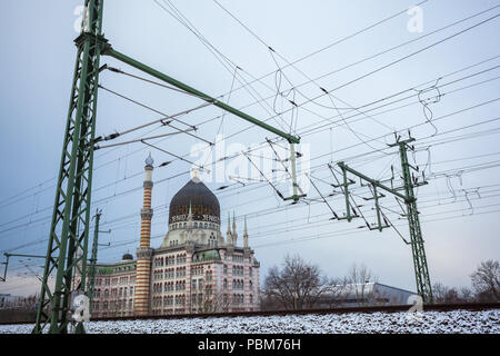 Yenidze Bâtiment conçu par l'architecte Martin Hammitzsch comme une usine de cigarettes (1909) de Dresde, Saxe, Allemagne. Banque D'Images