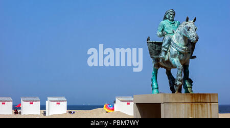 Paardenvisser clonés, sculpture en bronze de shrimper à cheval sur la plage de Koksijde, Flandre occidentale, Belgique Banque D'Images