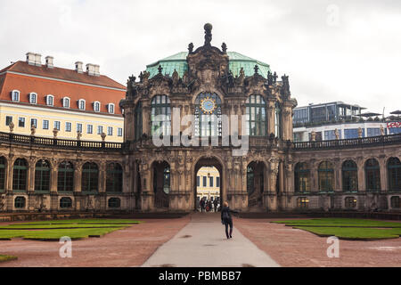 Le Palais Zwinger (architecte Matthaus Poppelmann) - Palais royal depuis le 17 siècle à Dresde, Saxe, Allemagne. Banque D'Images