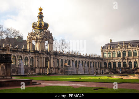 Le Palais Zwinger (architecte Matthaus Poppelmann) - Palais royal depuis le 17 siècle à Dresde, Saxe, Allemagne. Banque D'Images