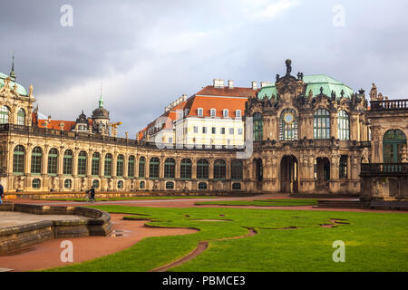 Le Palais Zwinger (architecte Matthaus Poppelmann) - Palais royal depuis le 17 siècle à Dresde, Saxe, Allemagne. Banque D'Images