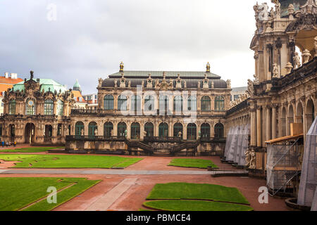 Le Palais Zwinger (architecte Matthaus Poppelmann) - Palais royal depuis le 17 siècle à Dresde, Saxe, Allemagne. Banque D'Images