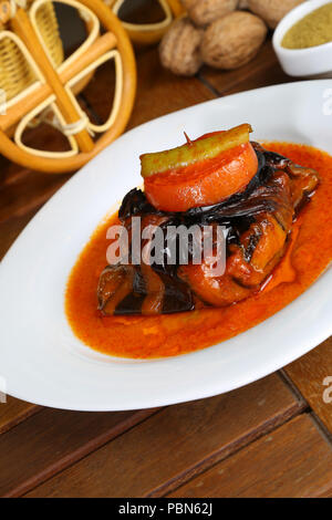 Boulettes de viande enveloppés dans l'Aubergine - islim kebab Banque D'Images