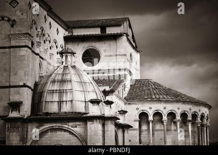 Gros plan de la cathédrale de San Martino dans ville médiévale Lucques en Italie. Banque D'Images