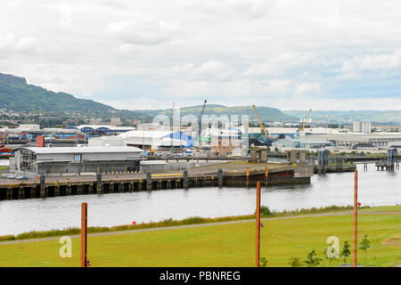 BELFAST, NI - 14 juillet 2016 : Docks du Titanic Quarter, l'Irlande du Nord. Port de Belfast, connu comme l'île de la Reine jusqu'à 1995 Banque D'Images