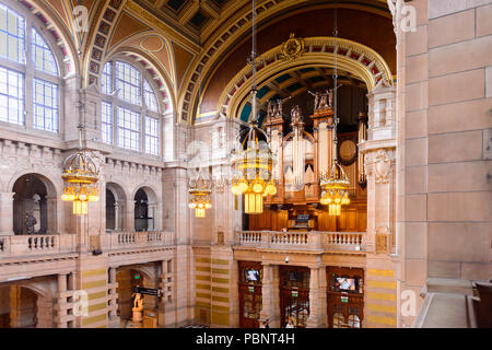 GLASGOW, ÉCOSSE - 16 juillet 2016 : tête dans le hall est de la Kelvingrove Art Gallery and Museum, Argyle Street, Glasgow. C'est une populaire à Banque D'Images