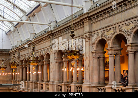 GLASGOW, ÉCOSSE - 16 juillet 2016 : Kelvingrove Art Gallery and Museum, Argyle Street, Glasgow. C'est une attraction populaire pour les touristes Banque D'Images