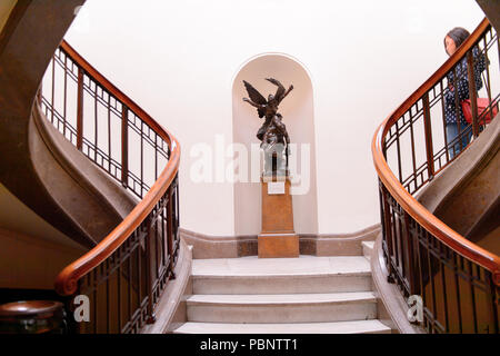 Edimbourg, Ecosse - Juillet 17, 2016 : Intérieur de la Scottish National Gallery, Édimbourg, Écosse. Il a été conçu par William Henry Playfair Banque D'Images