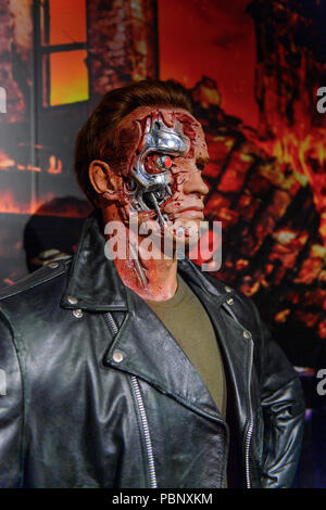 Londres, Angleterre - le 22 juillet 2016 : Arnold Schwarzenegger comme le Terminator, du musée de cire de Madame Tussauds. C'est une attraction touristique majeure à Londres Banque D'Images