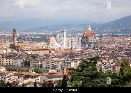 Une vue de Florence prises du point de vue de San Miniato al Monte et l'accent sur : le centre historique, Banque D'Images