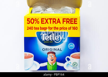 Fort de l'original avec des sachets de thé Tetley 50 % extra gratuitement - 240 sachets de thé pour le prix de 160 situé sur fond blanc Banque D'Images