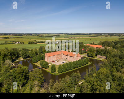 Vue aérienne du château Voergaard près d'Erding sur la péninsule du Jutland du Nord Banque D'Images