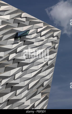 Vues détaillées du Titanic Belfast building Banque D'Images