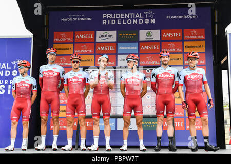 Londres, Royaume-Uni, 28 juillet 2018. Les coureurs de l'équipe Katusha à Alpecin à Prudential RideLondon Présentation au cours de Surrey 2018 classique le dimanche, Juillet 29, 2018, London England : Photo : Taka G Wu Banque D'Images