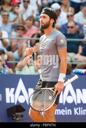 Hambourg, Allemagne, 29 juillet 2018. Tennis ATP Tour German Open, des célibataires, des hommes, dans la finale Tennis Stadium à Rothenbaum : Basilashvili (Géorgie) - Mayer (Argentine). Nikoloz Basilashvili cheers après sa victoire. Photo : Daniel Bockwoldt/dpa dpa : Crédit photo alliance/Alamy Live News Banque D'Images