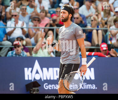 Hambourg, Allemagne, 29 juillet 2018. Tennis ATP Tour German Open, des célibataires, des hommes, dans la finale Tennis Stadium à Rothenbaum : Basilashvili (Géorgie) - Mayer (Argentine). Nikoloz Basilashvili cheers après sa victoire. Photo : Daniel Bockwoldt/dpa dpa : Crédit photo alliance/Alamy Live News Banque D'Images