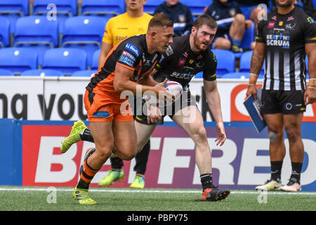 Widnes, UK, le 29 juillet 2018 , sélectionnez Sécurité Stadium, Widnes, Angleterre ; Betfred Super League rugby, Round 23, Widnes Vikings v Castleford Tigers ; Greg Eden de Castleford Tigers Credit : Nouvelles Images /Alamy Live News Banque D'Images