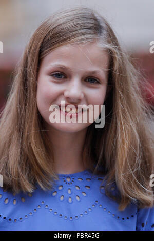 Palma de Mallorca, Espagne. 29 juillet, 2018. Le roi Felipe VI d'Espagne, la Reine Letizia d'Espagne, la Princesse Leonor, Princess Sofia posent pour les photographes pendant la session d'été à l'Almudaina le 29 juillet 2018 à Palma, Espagne Credit : Jimmy Olsen/Media Espagne*** ***aucune perforation/Alamy Live News Banque D'Images