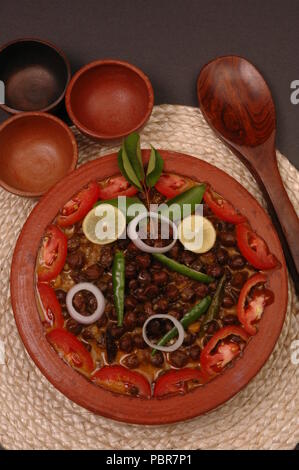 Kadala ou noir pois chiches fry,un plat populaire en Inde, surtout dans le Kerala,habituellement servi avec riz ou gâteau puttu vapeur pour le petit déjeuner Banque D'Images