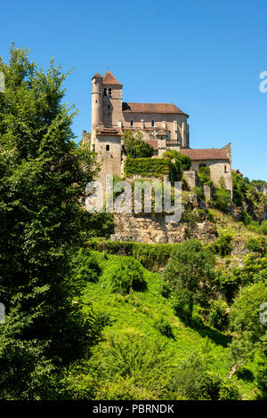 Saint-Cirq-Lapopie sur Santiago de Compostela pèlerinage road, appelée une Les Plus Beaux Villages de France ou les plus beaux villages de Franc Banque D'Images