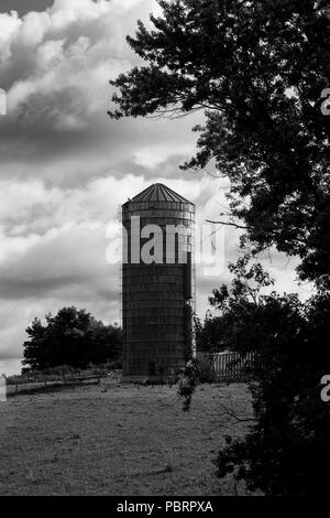 Silo en noir et blanc Banque D'Images