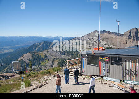 Prise en haut de la montagne, rendez-vous à Jackson, Jackson Hole, Wyoming, USA. Un aperçu de l'incroyable vue disponible ici sur l'mountainto Banque D'Images