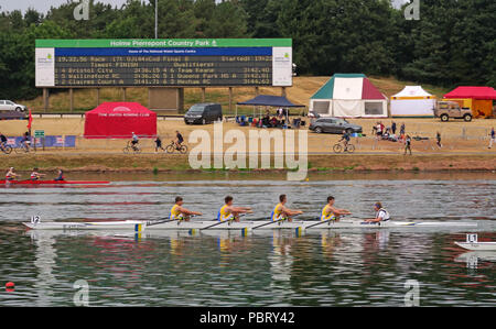 Warrington Rowing Club, course à l'aviron en BRJC championnats junior, centre de sports nautiques, Nottingham East Midlands, Angleterre, RU Banque D'Images