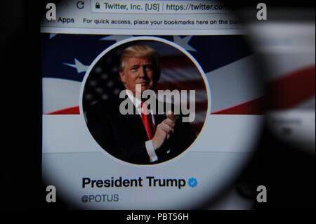 Le président Donald Trump's page twitter officiel. La poignée est twitter @POTUS Banque D'Images