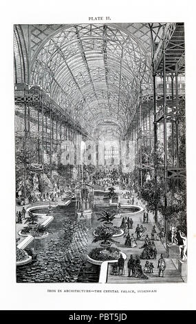 Cette illustration dates pour les années 1870 et montre le Crystal Palace à Sydenham Hill, une banlieue riche dans la région de Londres. C'était une énorme structure de verre et de fer qui a été construit en 1851 pour l'exposition tenue en 1851 à Hyde Park à Londres. L'exposition a été l'idée de Prince Albert pour présenter les réalisations industrielles de Grande-Bretagne. D'autres pays, dont les États-Unis, la Russie et l'Egypte ont présenté ainsi. Le Crystal Palace a été conçu par Sir Joseph Paxton. Montré ici est l'intérieur du haut, barre-thatran transept voûtés partout au centre de l'édifice. Il wa Banque D'Images