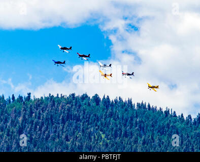 Van's Aircraft RV-8 ; Rocky Mountain vol en formation ; l'équipe de renégats Salida fly-in et spectacle aérien ; Salida Colorado ; USA ; Banque D'Images