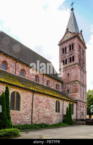 Collégiale Saint Michel-et-Gangolphe à Lautenbach est une commune française, située dans le département du Haut-Rhin, Alsace, France. Banque D'Images