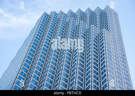 Miami Florida,centre-ville,Centre financier Sud-est,Sud-est,centre,architecte Skidmore,Owings & Merrill,gratte-ciel,tour,immeuble de bureaux,fenêtres,lignes, Banque D'Images