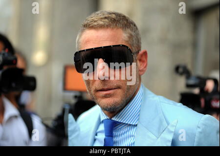 Lapo Elkann présente sa nouvelle ligne de lunettes Tours à Milan, Italie comprend : Lapo Elkann Où : Milan, Italie Quand : 28 Jun 2018 Credit : IPA/WENN.com **Uniquement disponible pour publication au Royaume-Uni, USA, Allemagne, Autriche, Suisse** Banque D'Images