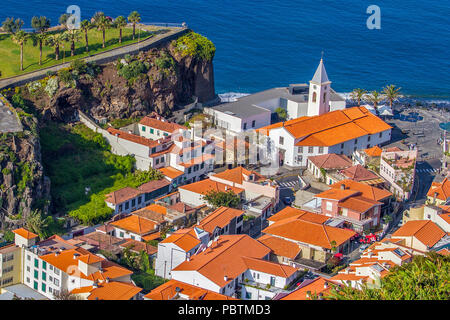 Vue aérienne Camara de Lobos Madère Portugal Banque D'Images