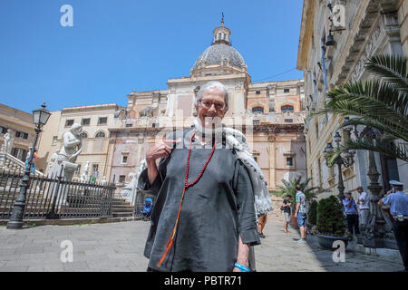 Vanessa Redgrave rencontre Maire Leoluca Orlando au Palazzo delle Aquile à Palerme, Italie Avec : Vanessa Redgrave Où : Palerme (Italie) Quand : 22 Juin 2018 Crédit : IPA/WENN.com **Uniquement disponible pour publication au Royaume-Uni, USA, Allemagne, Autriche, Suisse** Banque D'Images