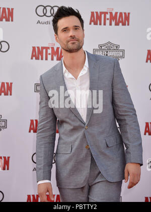 Brett Dalton arrivant à l'Ant Man Première au Dolby Theatre de Los Angeles. 29 juin 2015.Brett Dalton ------------- Red Carpet Event, Vertical, USA, Cinéma, Célébrités, photographie, Bestof, Arts, Culture et divertissement, Célébrités Topix fashion / Vertical, Best of, événement dans la vie d'Hollywood, Californie - Tapis rouge et en backstage, USA, Cinéma, Célébrités, cinéma, télévision, Célébrités célébrités musique, photographie, Arts et culture, Bestof, divertissement, Topix trois quarts, vertical, une personne, à partir de l'an , 2015, enquête tsuni@Gamma-USA.com Banque D'Images