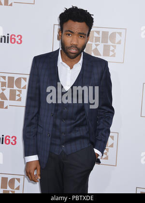 Donald Glover au Magic Mike XXL première au théâtre chinois de Grauman à Los Angeles. 25 juin 2015.Donald Glover ------------- Red Carpet Event, Vertical, USA, Cinéma, Célébrités, photographie, Bestof, Arts, Culture et divertissement, Célébrités Topix fashion / Vertical, Best of, événement dans la vie d'Hollywood, Californie - Tapis rouge et en backstage, USA, Cinéma, Célébrités, cinéma, télévision, Célébrités célébrités musique, photographie, Arts et culture, Bestof, divertissement, Topix trois quarts, vertical, une personne, à partir de l'an , 2015, enquête tsuni@Gamma-USA.com Banque D'Images