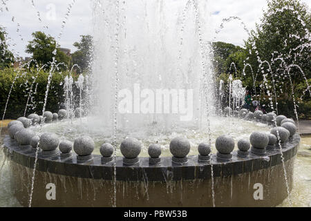 WINDSOR, WINDSOR ET MAIDENHEAD/UK - Juillet 22 : Vue sur la fontaine du Jubilé de diamant à Windsor, Windsor et Maidenhead le 22 juillet 2018 Banque D'Images