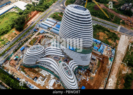 Nanning, Nanning, Chine. 30 juillet, 2018. Nanning, CHINE-le Guangxi Centre de nouveaux médias devient une nouvelle architecture à Nanning, Guangxi du sud-ouest de la Chine. Crédit : SIPA Asie/ZUMA/Alamy Fil Live News Banque D'Images