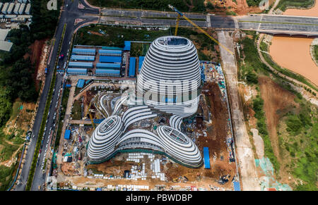 Nanning, Nanning, Chine. 30 juillet, 2018. Nanning, CHINE-le Guangxi Centre de nouveaux médias devient une nouvelle architecture à Nanning, Guangxi du sud-ouest de la Chine. Crédit : SIPA Asie/ZUMA/Alamy Fil Live News Banque D'Images