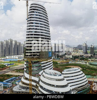 Nanning, Nanning, Chine. 30 juillet, 2018. Nanning, CHINE-le Guangxi Centre de nouveaux médias devient une nouvelle architecture à Nanning, Guangxi du sud-ouest de la Chine. Crédit : SIPA Asie/ZUMA/Alamy Fil Live News Banque D'Images