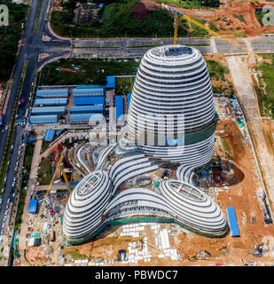 Nanning, Nanning, Chine. 30 juillet, 2018. Nanning, CHINE-le Guangxi Centre de nouveaux médias devient une nouvelle architecture à Nanning, Guangxi du sud-ouest de la Chine. Crédit : SIPA Asie/ZUMA/Alamy Fil Live News Banque D'Images