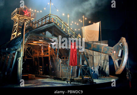 Document - juillet 2018, l'Allemagne, Bayreuth : 'Valkyrie', mise en scène par Aleksandar Denic. L'opéra de Richard Wagner les premiers ministres le 31 juillet au Festival de Bayreuth en 2018. Photo : Enrico Nawrath/Festspiele Bayreuth/DPA - ATTENTION : editorial uniquement et seulement si le crédit mentionnées ci-dessus est référencé dans le plein Banque D'Images